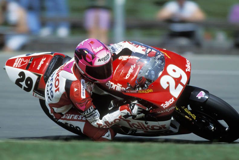 Max Biaggi (Aprilia). 1992