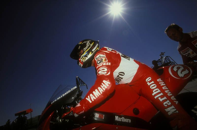 Max Biaggi (Yamaha). 1999