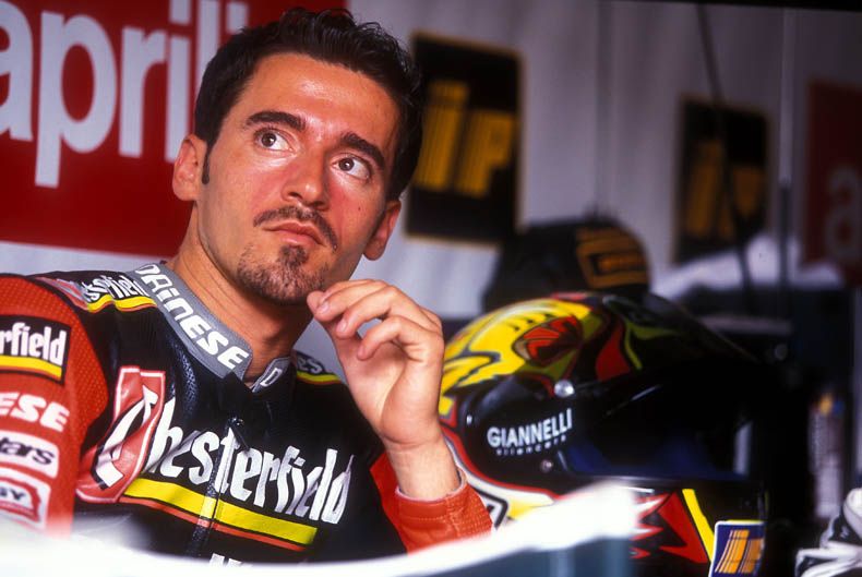 Max Biaggi (Aprilia). 1996