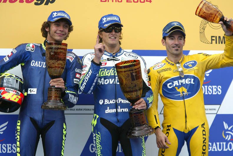 Max Biaggi (Honda). 2004