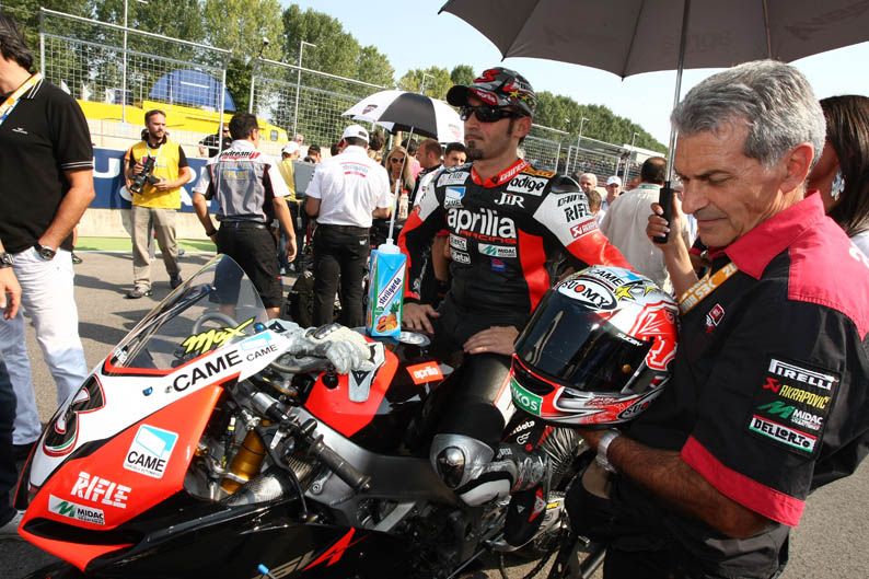 Max Biaggi (Aprilia). 2009