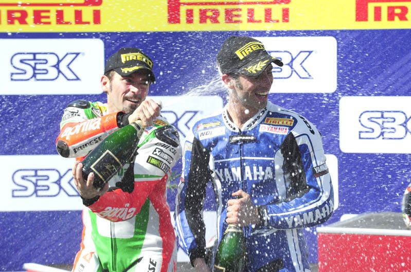 Max Biaggi (Aprilia). 2011