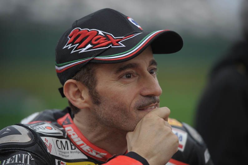Max Biaggi (Aprilia). 2012