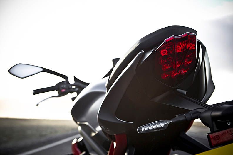 Triumph Street Triple R, al detalle