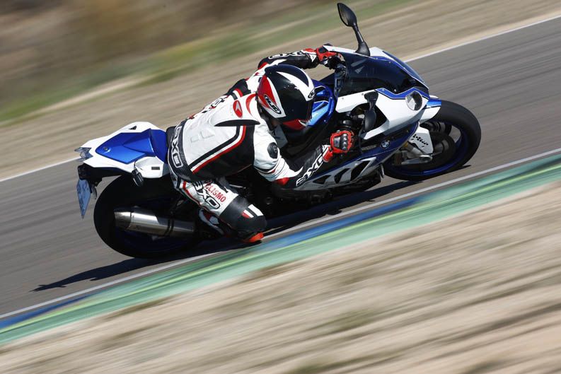 Frente a frente: BMW S1000RR, HP4, Ducati Panigale, Panigale S