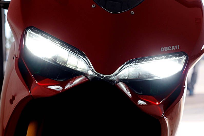 Frente a frente: BMW S1000RR, HP4, Ducati Panigale, Panigale S