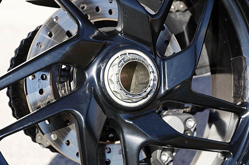 Frente a frente: BMW S1000RR, HP4, Ducati Panigale, Panigale S