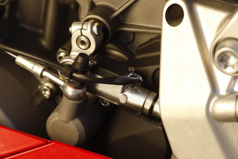 Frente a frente: BMW S1000RR, HP4, Ducati Panigale, Panigale S
