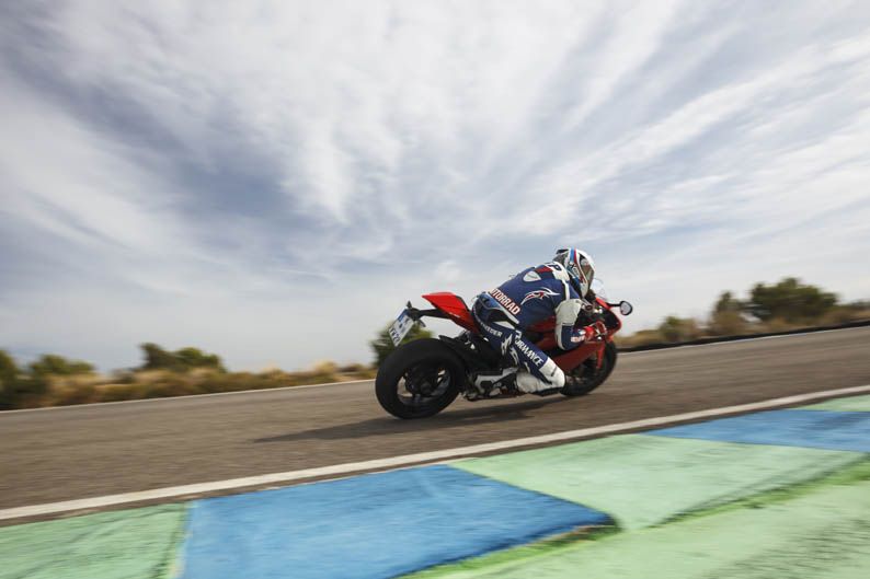 Frente a frente: BMW S1000RR, HP4, Ducati Panigale, Panigale S