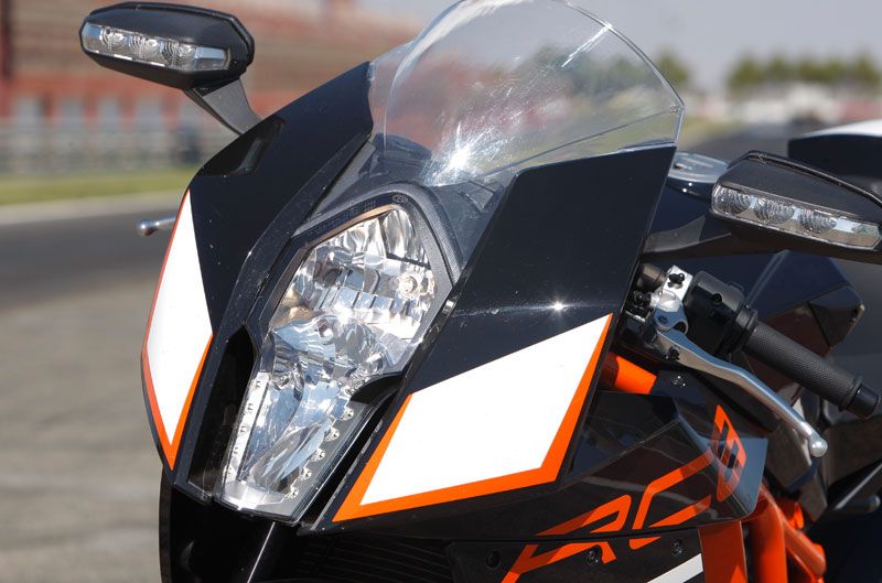 Comparativa Ducati 1199 Panigale y KTM RC8 R