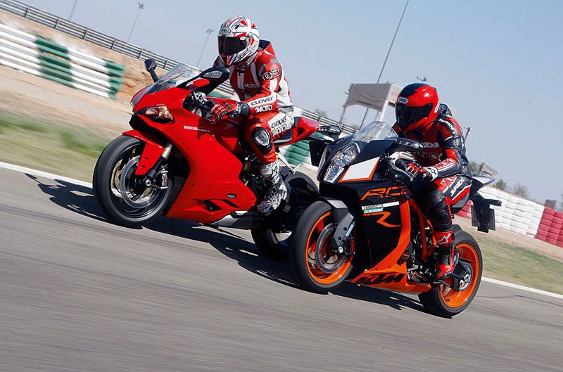 Comparativa Ducati 1199 Panigale y KTM RC8 R
