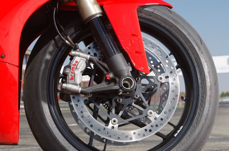 Comparativa Ducati 1199 Panigale y KTM RC8 R