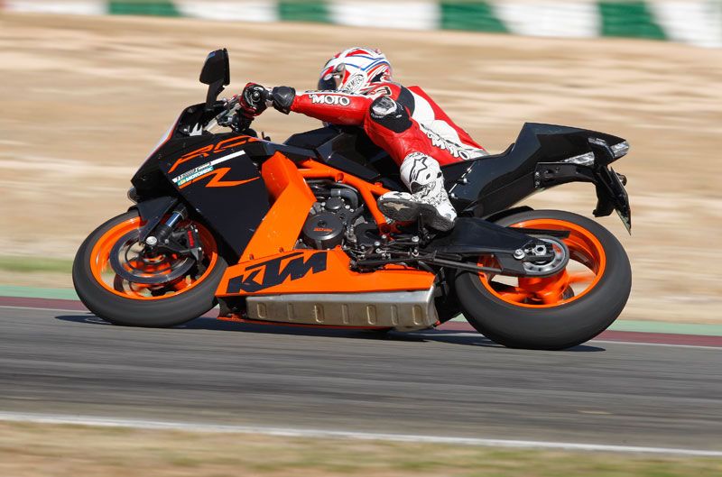 Comparativa Ducati 1199 Panigale y KTM RC8 R