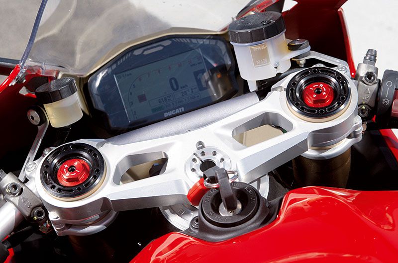 Comparativa Ducati 1199 Panigale y KTM RC8 R