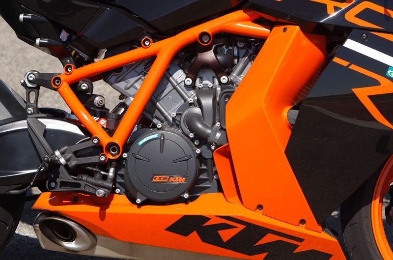Comparativa Ducati 1199 Panigale y KTM RC8 R