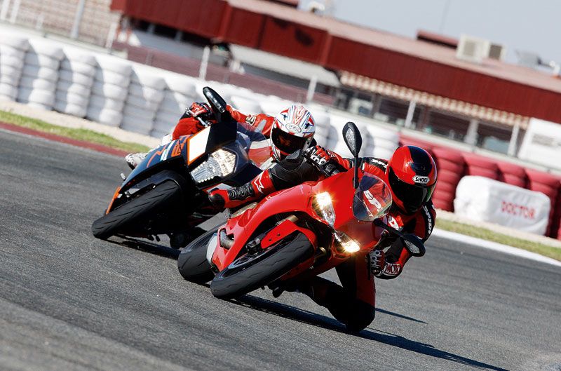 Comparativa Ducati 1199 Panigale y KTM RC8 R