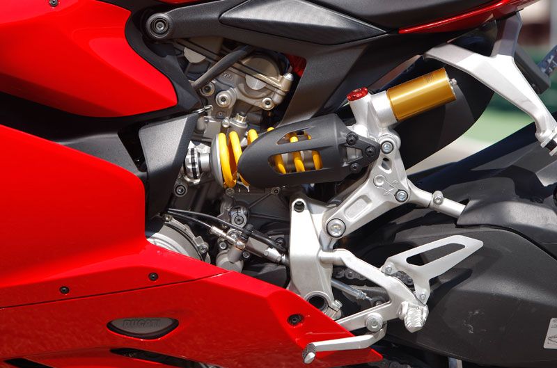 Comparativa Ducati 1199 Panigale y KTM RC8 R