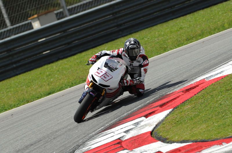 Márquez y Bautista se preparan en Malasia