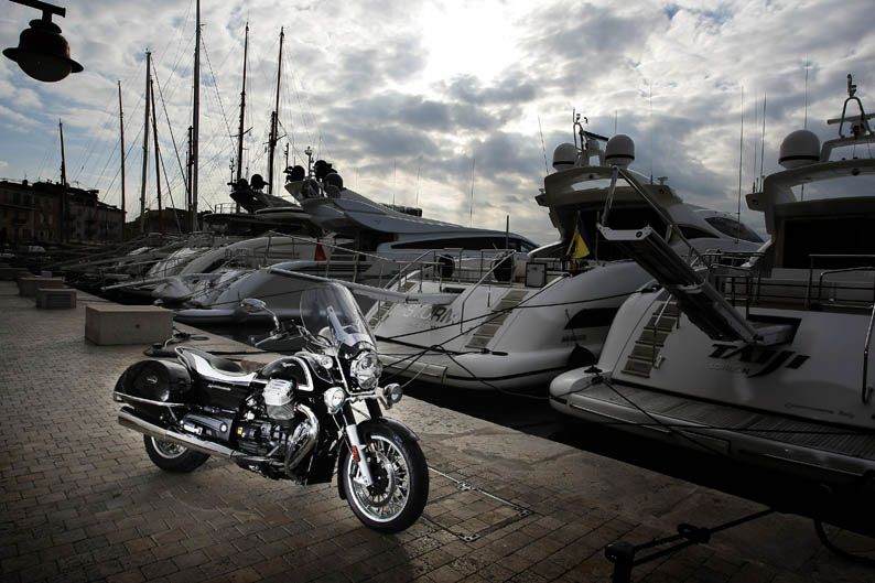 Moto Guzzi California 1400 Touring