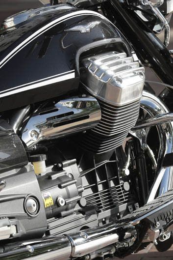 Moto Guzzi California 1400 Touring