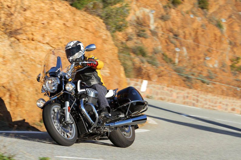 Moto Guzzi California 1400 Touring