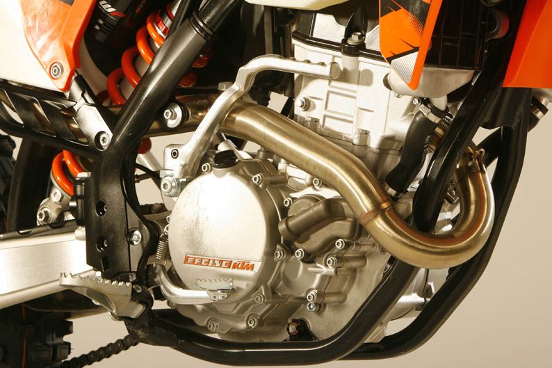 Comparativa Enduro: Husaberg FE 250 vs KTM EXCF 250