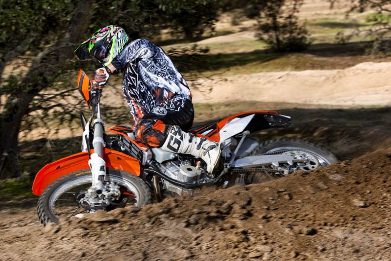 Comparativa Enduro: Husaberg FE 250 vs KTM EXCF 250