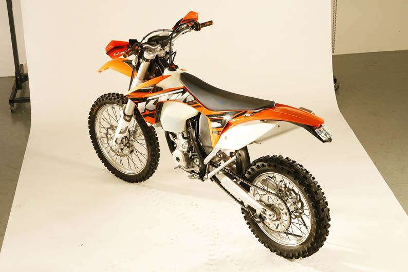 Comparativa Enduro: Husaberg FE 250 vs KTM EXCF 250