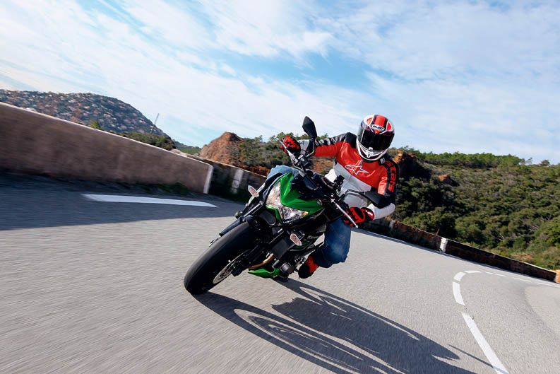 Presentación Kawasaki Z800