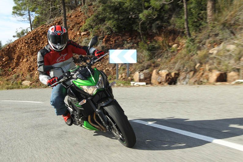 Presentación Kawasaki Z800
