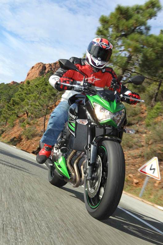 Presentación Kawasaki Z800