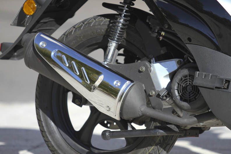 MX Motor C125, escape