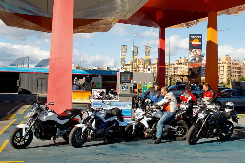 Comparativa Naked: Honda NC700S, Kawasaki ER-6N, Suzuki Gladius 650, Yamaha XJ6
