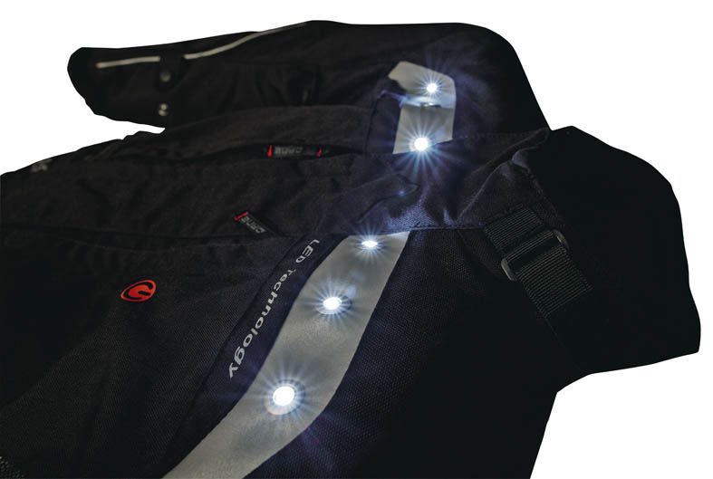 Seis LED blancos delante