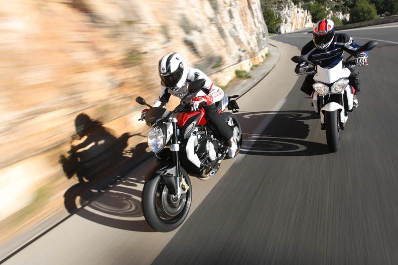 Comparativa MV Agusta Brutale 800 vs Triumph Street Triple R