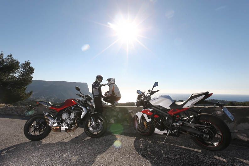 Comparativa MV Agusta Brutale 800 vs Triumph Street Triple R