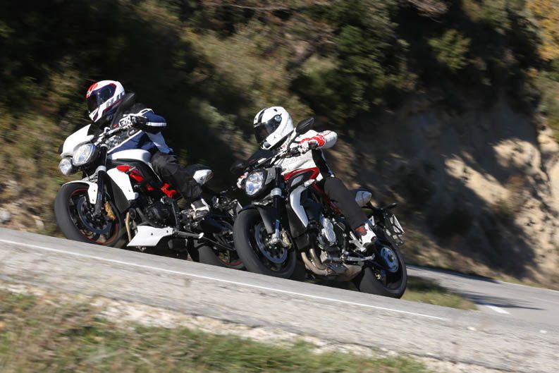 Comparativa MV Agusta Brutale 800 vs Triumph Street Triple R