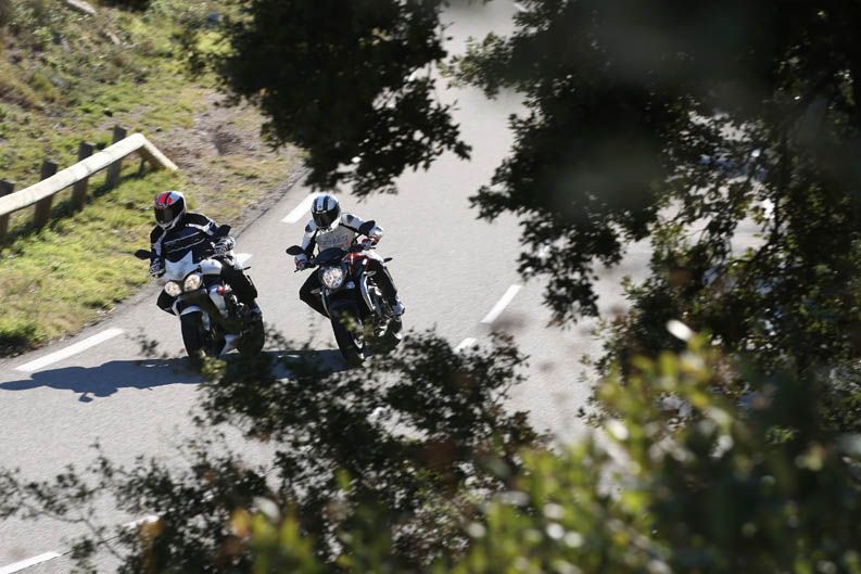 Comparativa MV Agusta Brutale 800 vs Triumph Street Triple R
