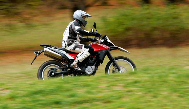 Comparativa trail monocilidricas: Husqvarna TR 650 Terra, KTM 690 Enduro R y Yamaha XT 660 R