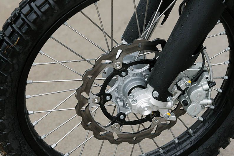 Comparativa trail monocilidricas: Husqvarna TR 650 Terra, KTM 690 Enduro R y Yamaha XT 660 R