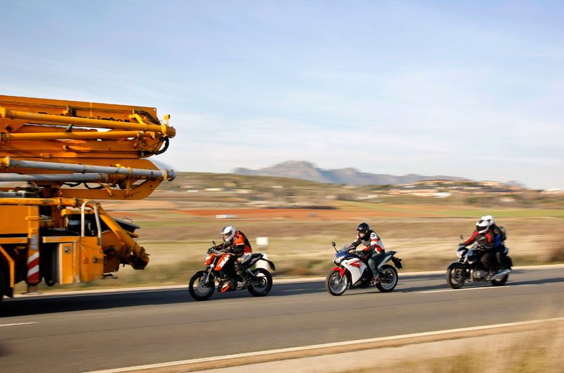 Comparativa: Honda CBR250 R ABS, KTM 200 Duke y Suzuki Inazuma