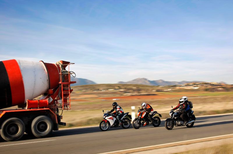 Comparativa: Honda CBR250 R ABS, KTM 200 Duke y Suzuki Inazuma