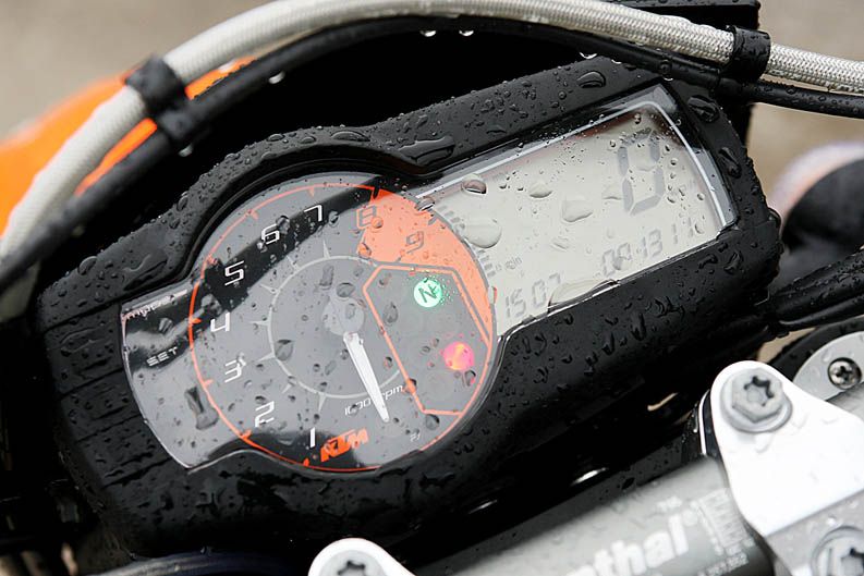 Comparativa trail monocilidricas: Husqvarna TR 650 Terra, KTM 690 Enduro R y Yamaha XT 660 R