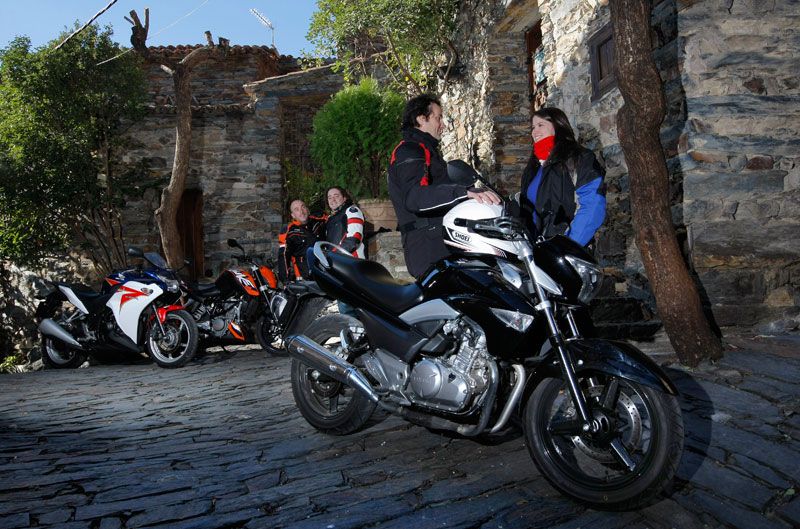 Comparativa: Honda CBR250 R ABS, KTM 200 Duke y Suzuki Inazuma