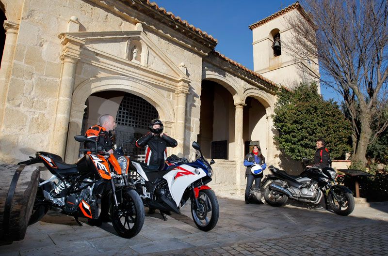 Comparativa: Honda CBR250 R ABS, KTM 200 Duke y Suzuki Inazuma