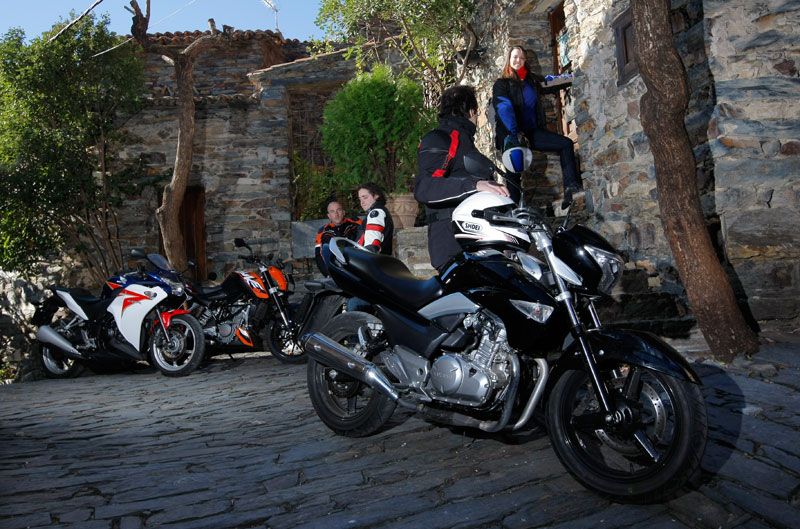 Comparativa: Honda CBR250 R ABS, KTM 200 Duke y Suzuki Inazuma