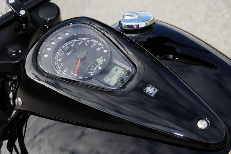 Suzuki Intruder C1500T