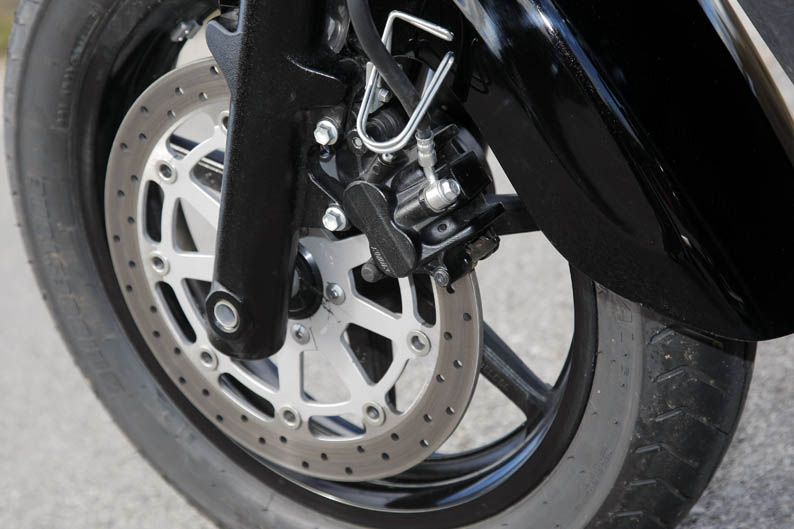 Suzuki Intruder C1500T