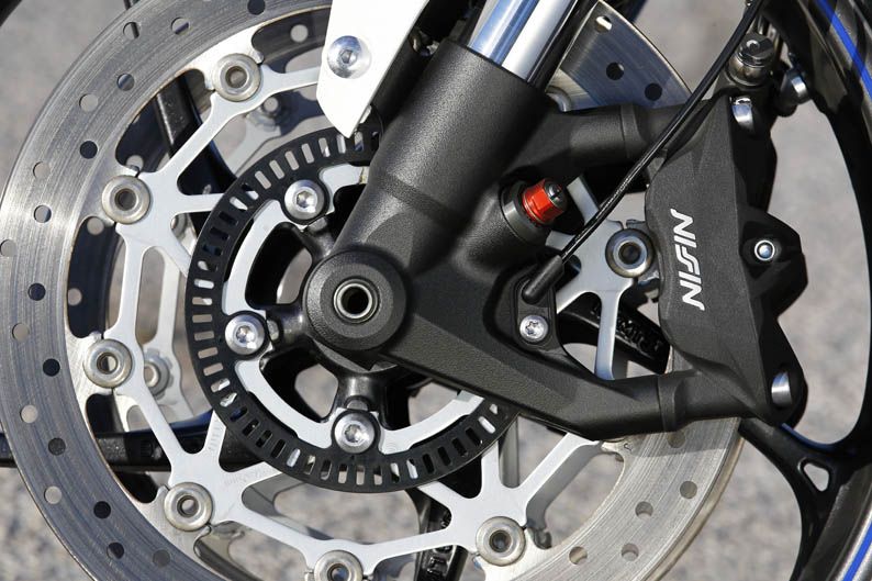 Comparativa Kawasaki ZX-6R 636, Suzuki GSX-R 750 y Triumph Daytona 675