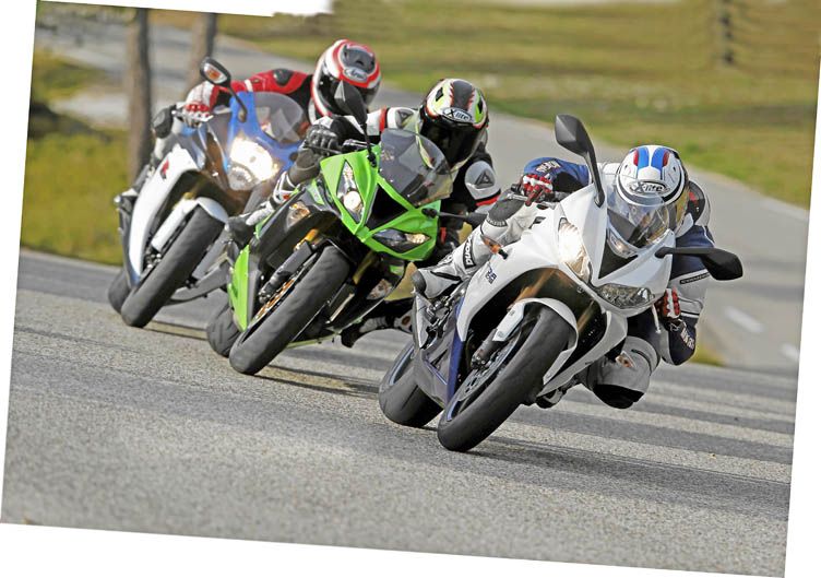 Comparativa Kawasaki ZX-6R 636, Suzuki GSX-R 750 y Triumph Daytona 675